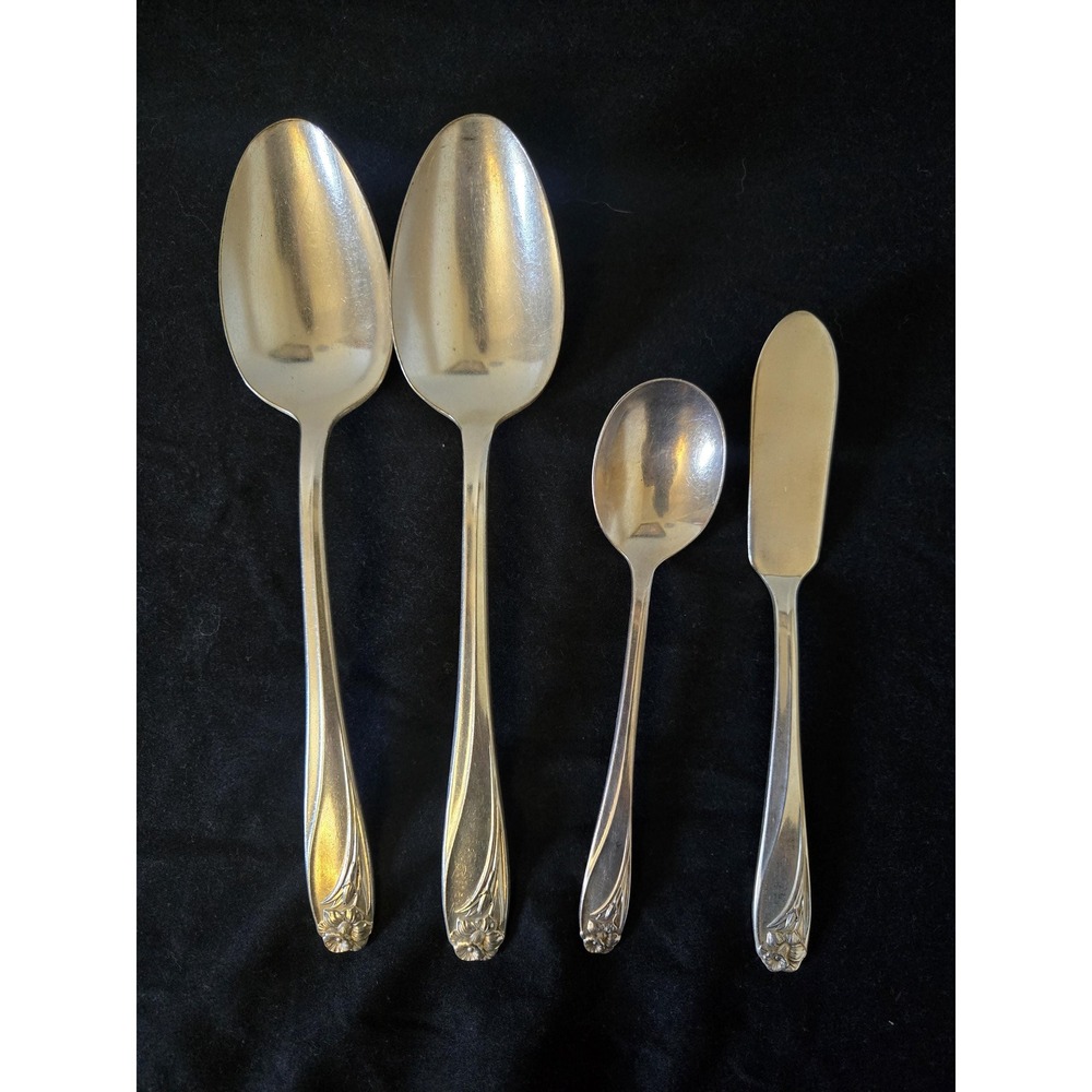 Vintage 1847 Rogets Bros Daffodil Set of 4 Serving Pieces Silverplate Flatware